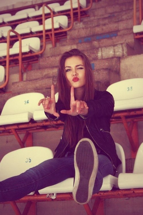 tteenage-crimes:  hipstur-bunnies:  follow my instagram (angelicababy28) for a promo