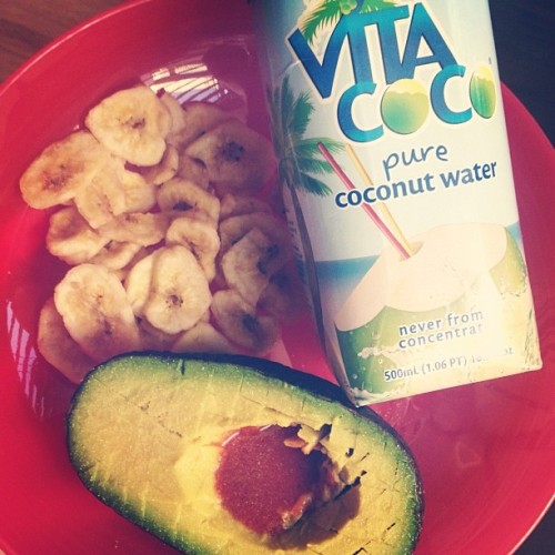 post shoot meal: banana chips, coconut water, and avocado filled with Tapo Tio#FEEDTHEBOOTY #refuel 