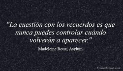 somospandaspordentroyporfuera:  Ellos aparecen y desaparecen de la nada….-Una chica invisible. 