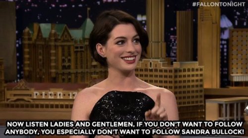 Anne Hathaway fangirling over Sandra Bullock (2014)