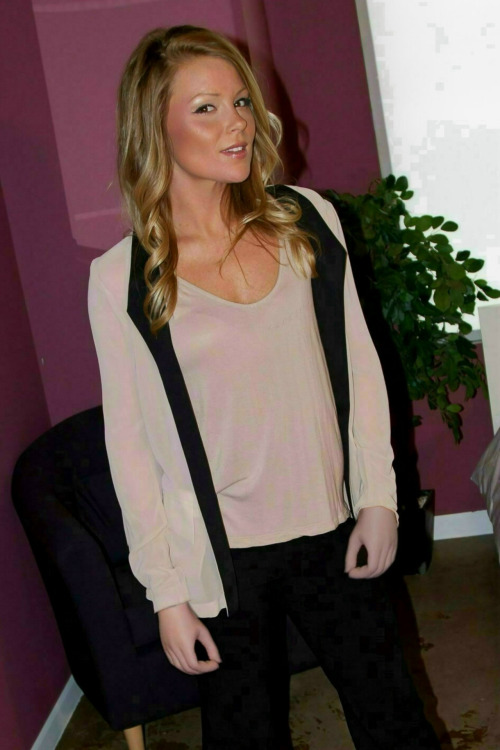 limblessgirl: Yes, shes real,,and shes perfect So beauty full smile