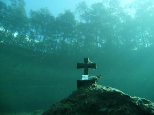 abandonedography:Underwater Cemeteries