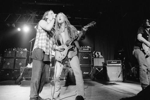 Eddie Vedder & Jerry Cantrell (via Pearl Jam Online.it)