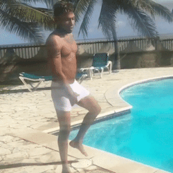 luckeyfstarr:  Rapper Black Jonas Point Is Packin’ Heat!