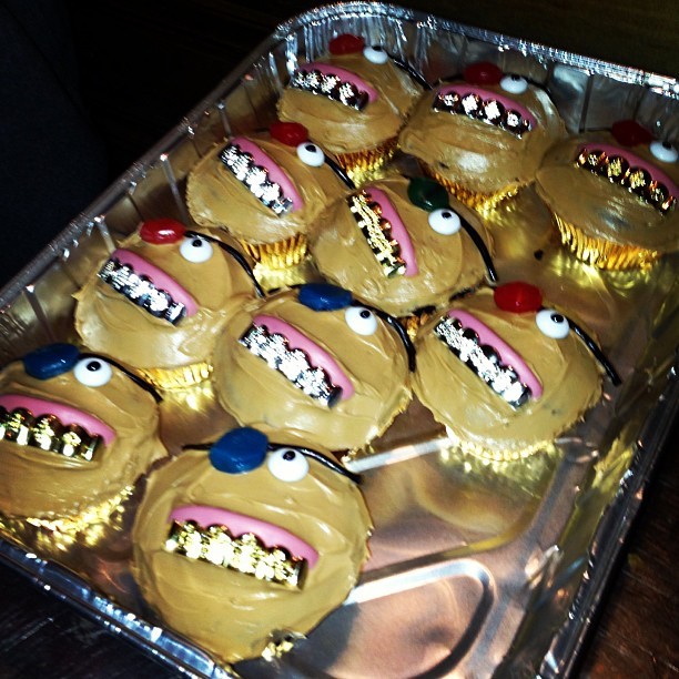 Slick Rick&rsquo;s Birthday Cupcakes: Edible Gold fronts and a Gumdrop Eye Patch