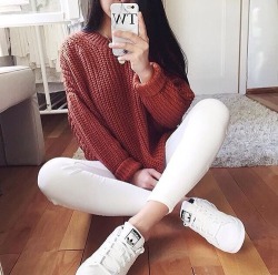 Luxury-Andfashion:  Cozy Sweater / White Pants 