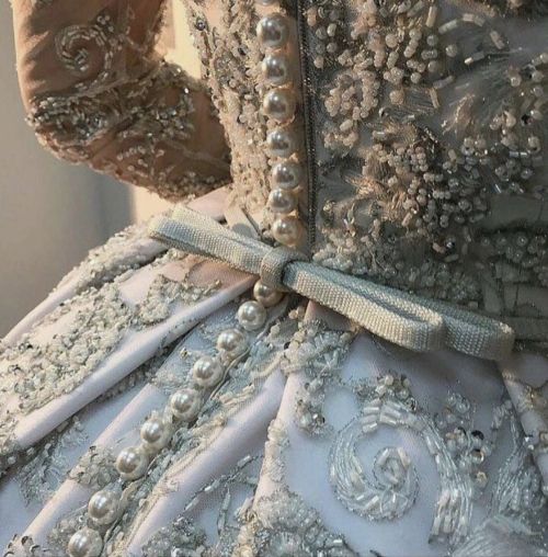  ♕Feminine Charm♕ | Gorgeous embroidered fashion detail