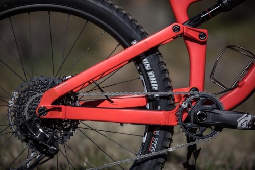 aces5050:(via First Ride Review: Salsa Cycles’ 2019 Rustler slays up or down - Bikerumor)