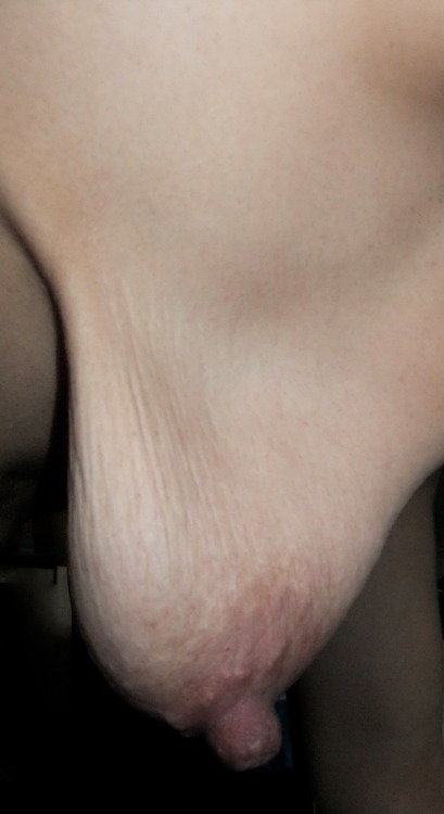 maikie79:  sokar-osiris:  Flat chest, empty bags      (via TumbleOn)