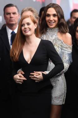 supersexyceleb:  Amy Adams and Gal Gadot