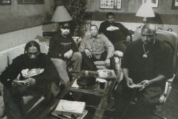 annesakatlayan-deactivated20160:  Snoop Dogg, Nate Dogg, Dr.Dre, B-Real, Daz Dillinger. playin’ playstation 1. 