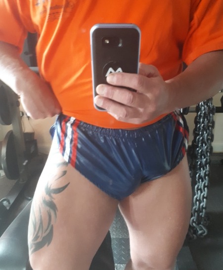 rangertrainer:  sportynylonguy:  Unlined nylon workout shorts!!!  Sweet.