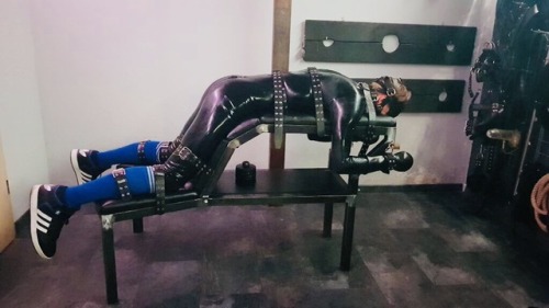 rubberbondageguy89: „I want to show you something in the basement“ he said. You can imag