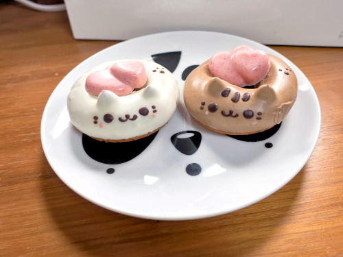 Super cute Valentine’s Day animal donuts from Floresta in Koenji, Tokyo!