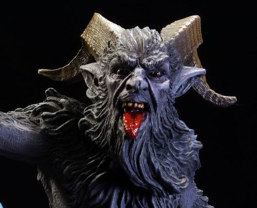 michaeldellamorte:  Krampus III Statue, by Dellamorte & Co.painted by Bill Gudmundsonhttps://www.etsy.com/shop/Dellamorteco