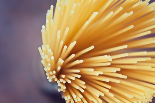  MIT mathematicians solve age-old spaghetti mysteryIt’s nearly impossible to break a dry spaghetti n