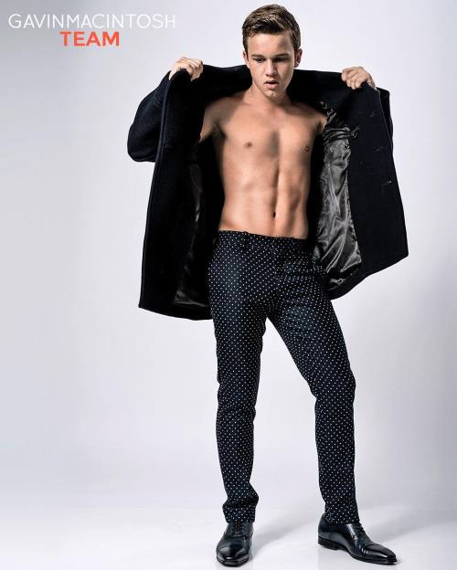 thegavinmacintosh:  gavinmacintoshteam:  Our #ManCrushMonday  well.. #ManCrushEveryday tbh ❤️👊🏻 Gavin MacIntosh by Brian Love @thegavinmacintosh 😎    WHERE’S MY SHIRT!! 😅🙈