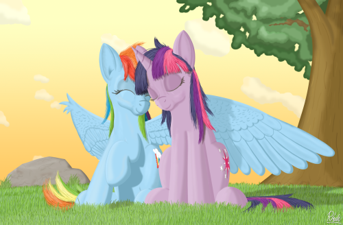 twidashlove:  Love is in the hugs~ Source: BCRich40  D'aww~! <3