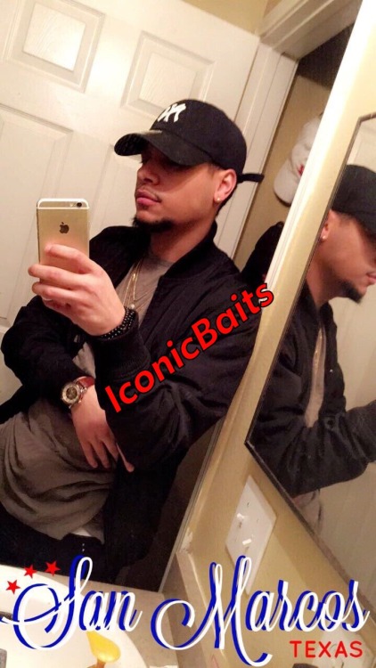 iconicbaits:  Kurt i’m sure some of you insignificant others have been trying to get him… I peeped some of y'all on his Instagram 👁👁