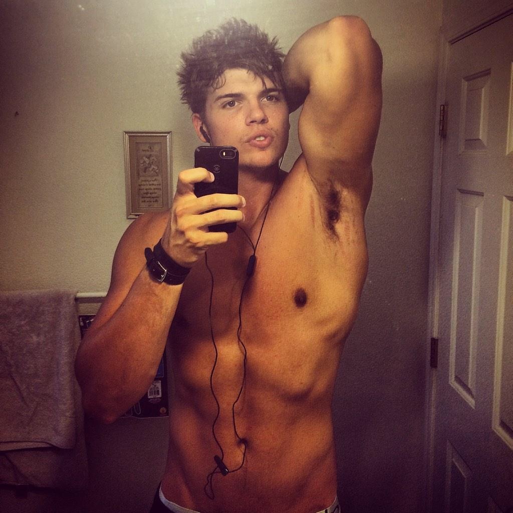 famouslastwords666:gaysouthaussie:gaysouthaussie  Can I.. May I… I want to suck