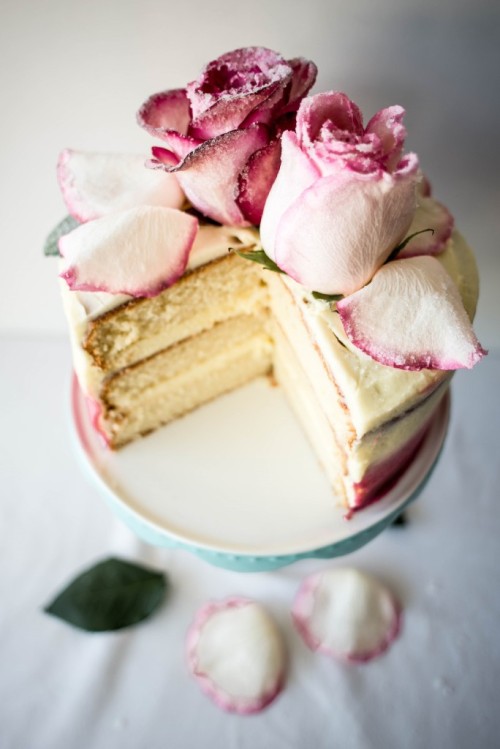 sweetoothgirl: Crystallized White Rose Cake