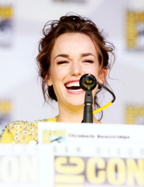 lloydgrints:10/100 picture of Elizabeth Henstridge [x]WELP