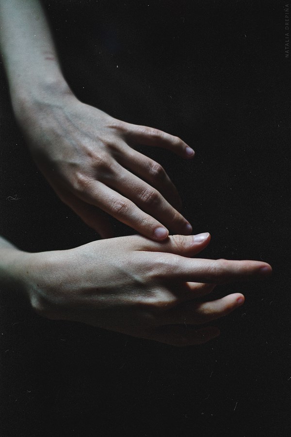 skinspirationn:  ❀  p a l e  blog ☽ artist - Natalia Drepina