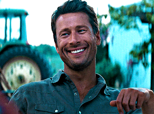 GLEN POWELL As TYLER OWENS In TWISTERS (2024) Dir. Lee Isaac Chung