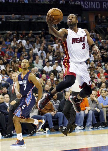 Porn Pics fyeahbballplayers:  Dwyane Wade x the Bobcats;