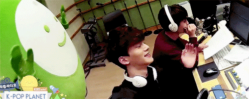 v-dyo:  56/∞ : my two favorite people ♥ chensoo’s self-cam (｡♥‿♥｡)