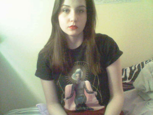 stargates:  i wanted pics of me wearing my stv shirt!