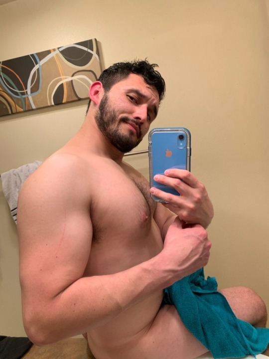 m-a-n-d-u-s-a:  Ho, but make it fashion #gay #lgbt #dude #muscle #arm #back #workout #fitness 