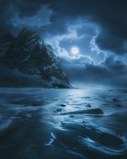atraversso:    Breathtaking seascape    (photoset: by  Juuso Hämäläinen) Please don’t delete the link to the photographers/artists, thanks!  