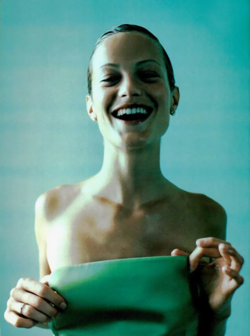 jinxproof: Carolyn Murphy Vogue Italia (August 1996) ph. Mark Borthwick