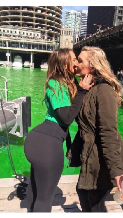 yogapantlouv:St. Patty’s Day Pawg