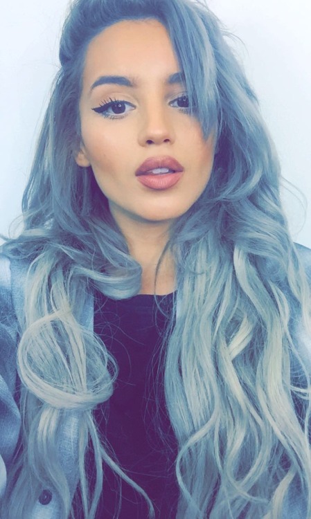 bombshellssonly:  @clothesmindedx3