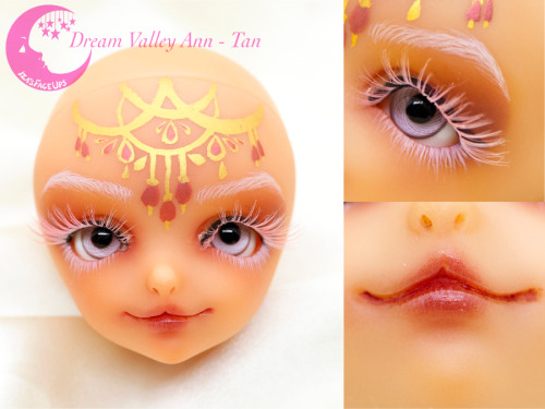 This faceup made me upset, as it started peeling. I still love the eyebrows I did, so here I post he