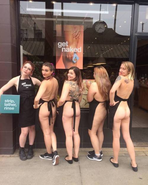 We are happy to continue the #nakedwithlush series featuring these #lushies including @jessfacekilla