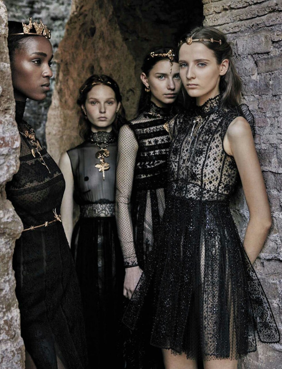 lisa401971:“VALENTINO HAUTE COUTURE f/w 2015” Sofia Tesmenitskaya, Leila Nda,