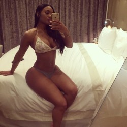 Assaveli:  Lira Galore Click Here For More Lira Galore  Damn