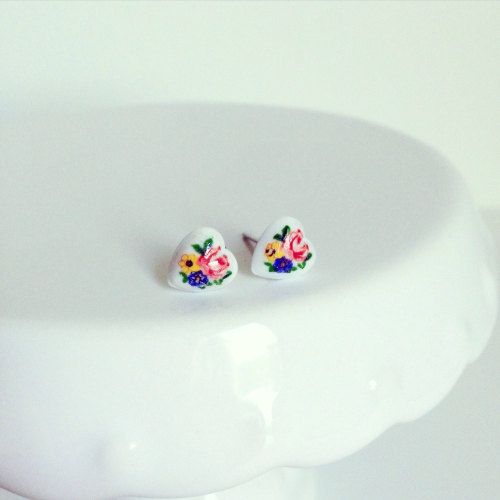 eyeadore - Shabby chic vintage rose heart earrings