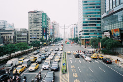 lcyungsoos:  view from the pedestrian overpass (by shoegahsu) 