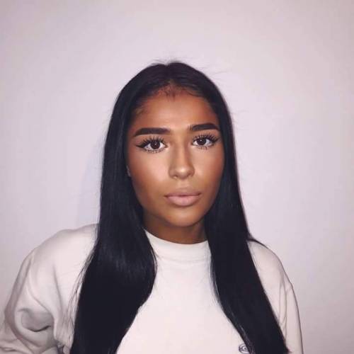 cosmic-noir:  This bitch here 😠😠😠😠😠  Kylie got all these girls acting up. I’ll snatch a chick up if I see this.   What the fuck?????