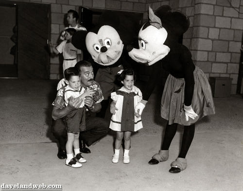 gamnrd:  h1ghlander360:  maxtaroisheretoo:  A basic example of the evolution of craftsmanship in costume design throughout the years. Thank God, I tell ya. Thank God.  God the past looks creepy.   The first Mikey is terrifying D: