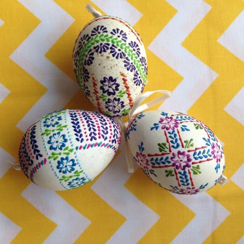 lamus-dworski:Examples of pisanki (decorated Easter eggs).Photos © Dom Sztuki Ludowej - PolArt.