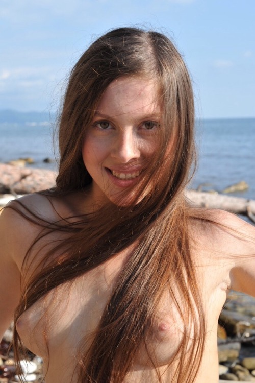 Spy And Masturbate In Front Of Women On Nude Beach