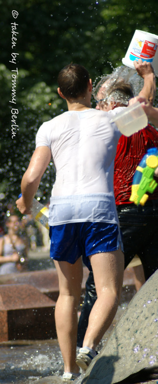 nylonshortsen:Water fight in blue Adidas!