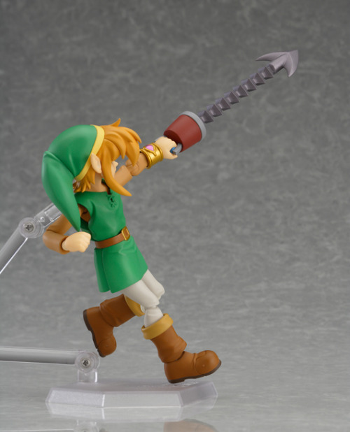 rock10zxa:  muhplastic:  figma A Link Between Worlds Link DX Version  damit gsc shop exclusives but i still hella need   I need!