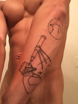 growlift:  I’m very very happy to introduce Galileo to you guys. In honor of my goal of becoming an astronomer I have him along side my Zodiac sign Aquarius In constellation form. Needless to say I’m so fucking happy. 