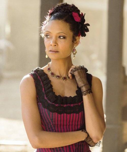 Thandie Newton and her kids. Doppelgangers!